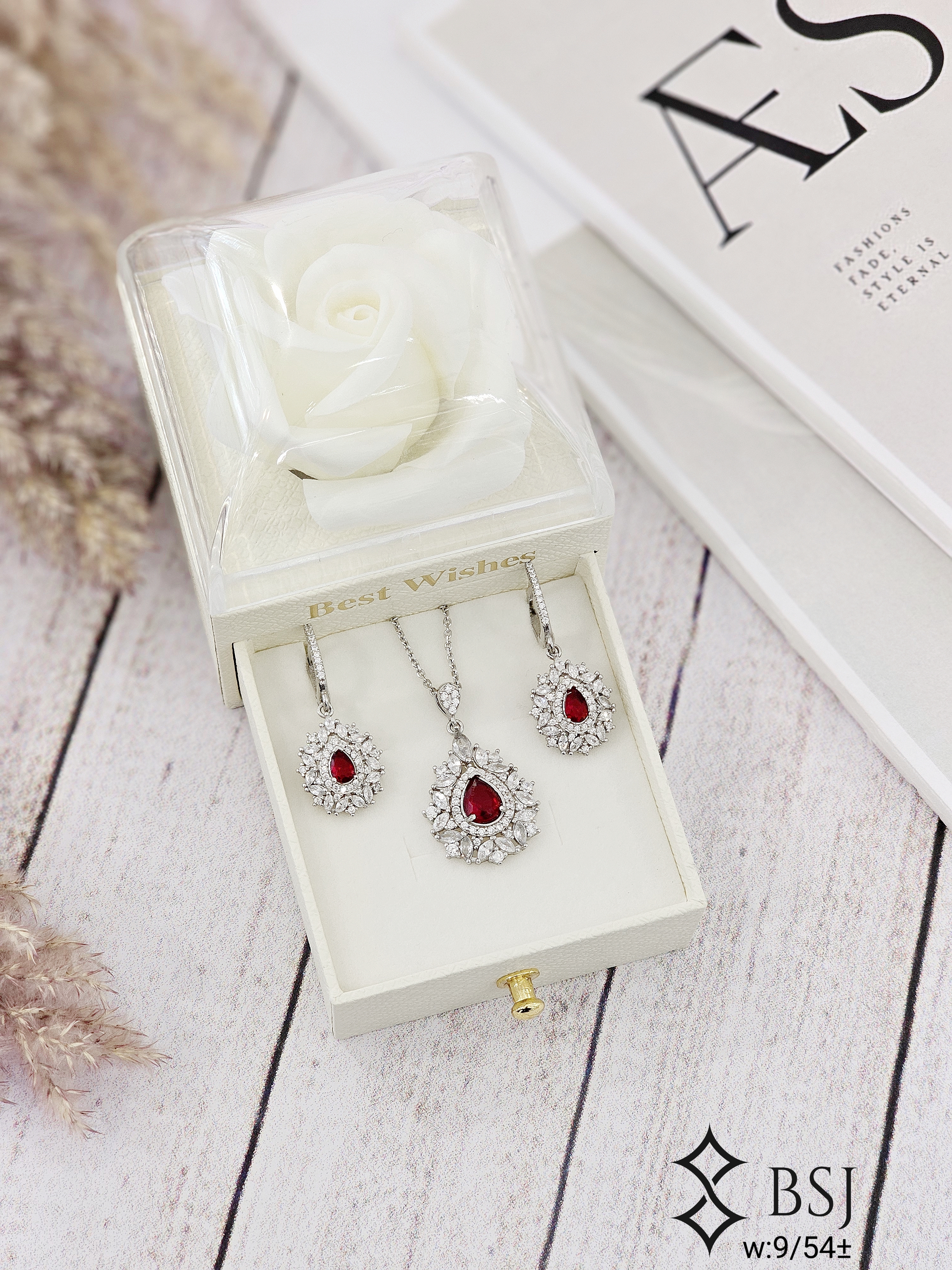 نیمست نقره GM102 نگین برلیان | شیک، اعیانی و جواهری زنانه، دخترانه و عروس