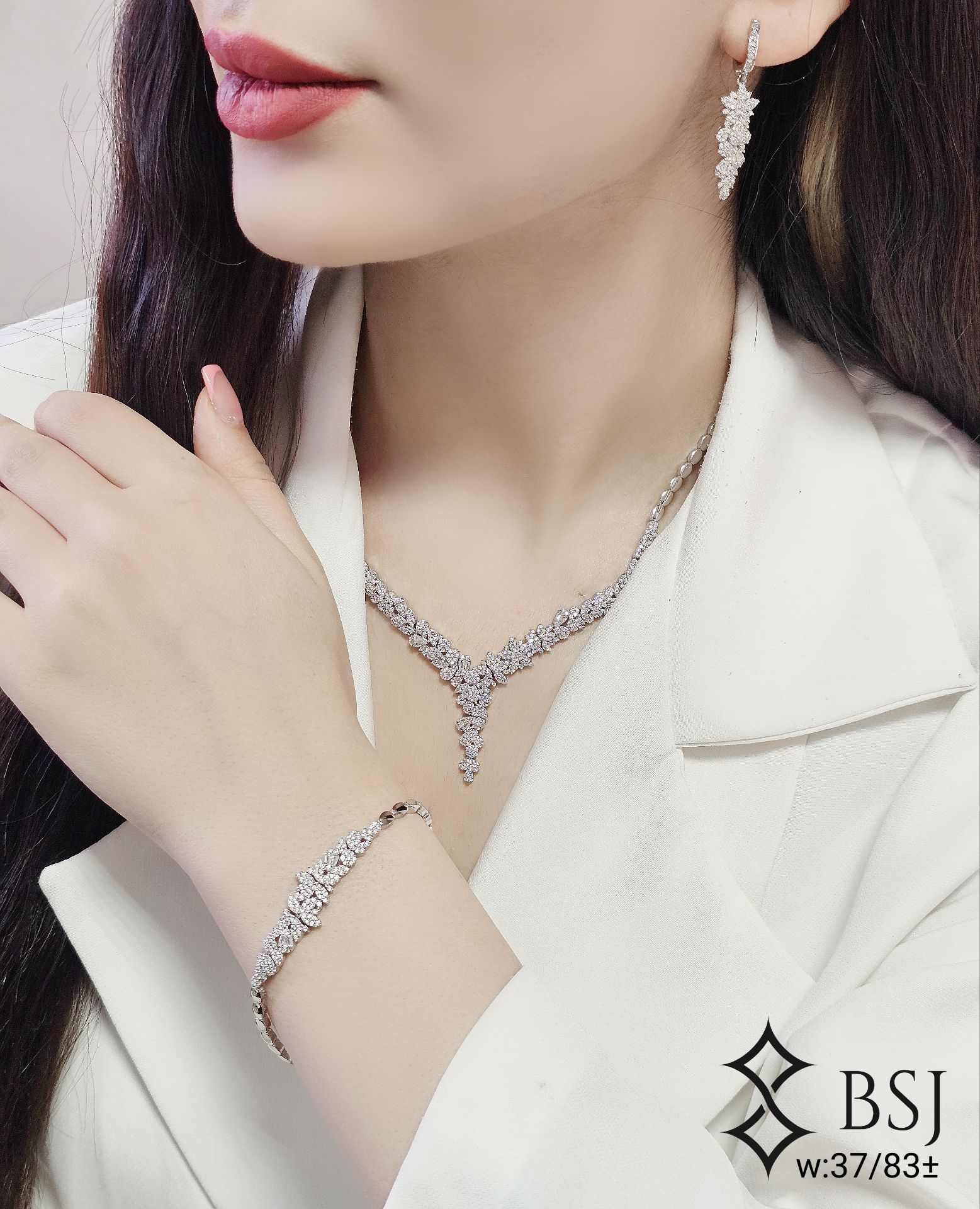 سرویس نقره GT143 با نگین‌های برلیان و باگت | شیک، زنانه و مناسب عروس