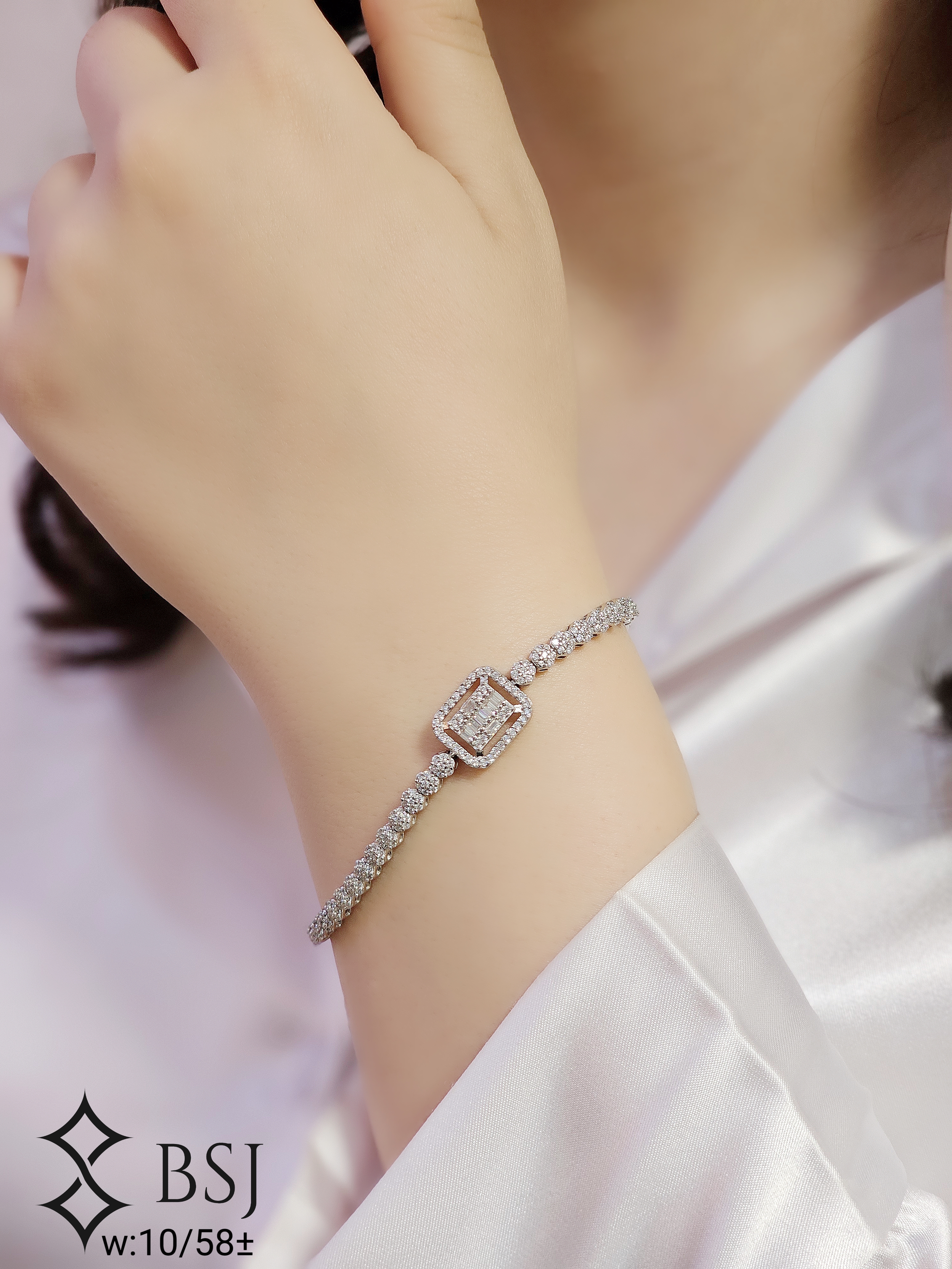 دستبند نقره GN101 نقره ونوس با نگین برلیان و باگت – انتخابی ظریف و لاکچری برای بانوان