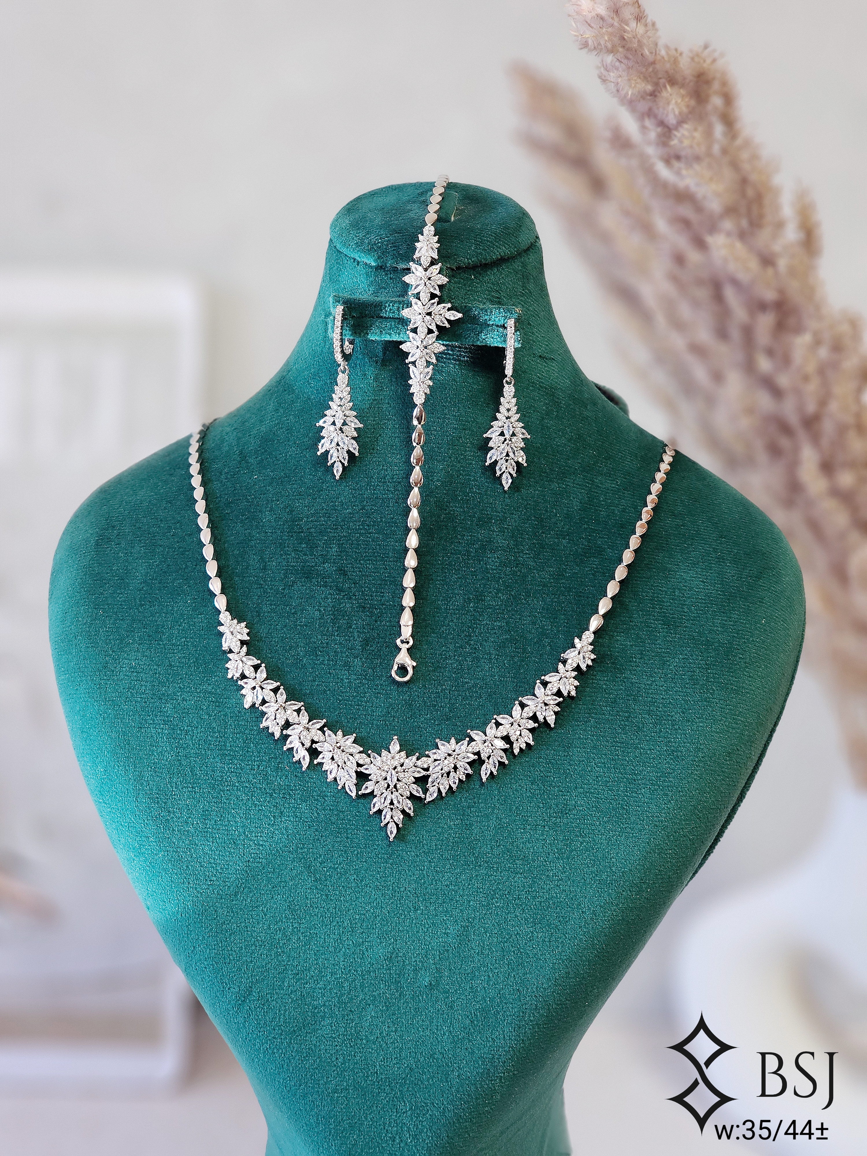 سرویس نقره GT121 نقره ونوس با نگین برلیان و مارکیز – طراحی شیک و فوق‌درخشان