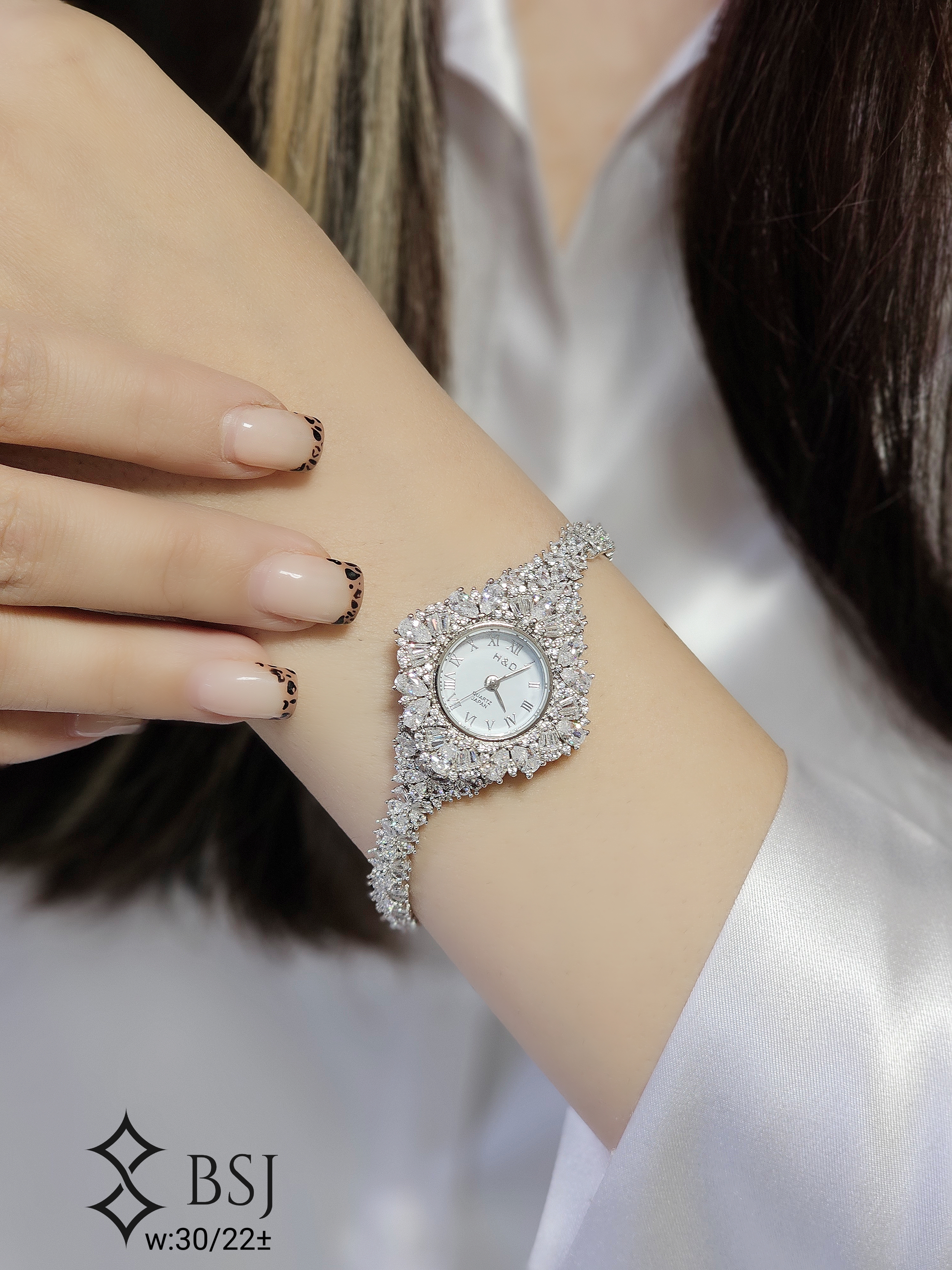 ساعت نقره GS101 نقره ونوس با نگین‌های برلیان، باگت و مارکیز – درخشش لاکچری برای بانوان شیک‌پسند