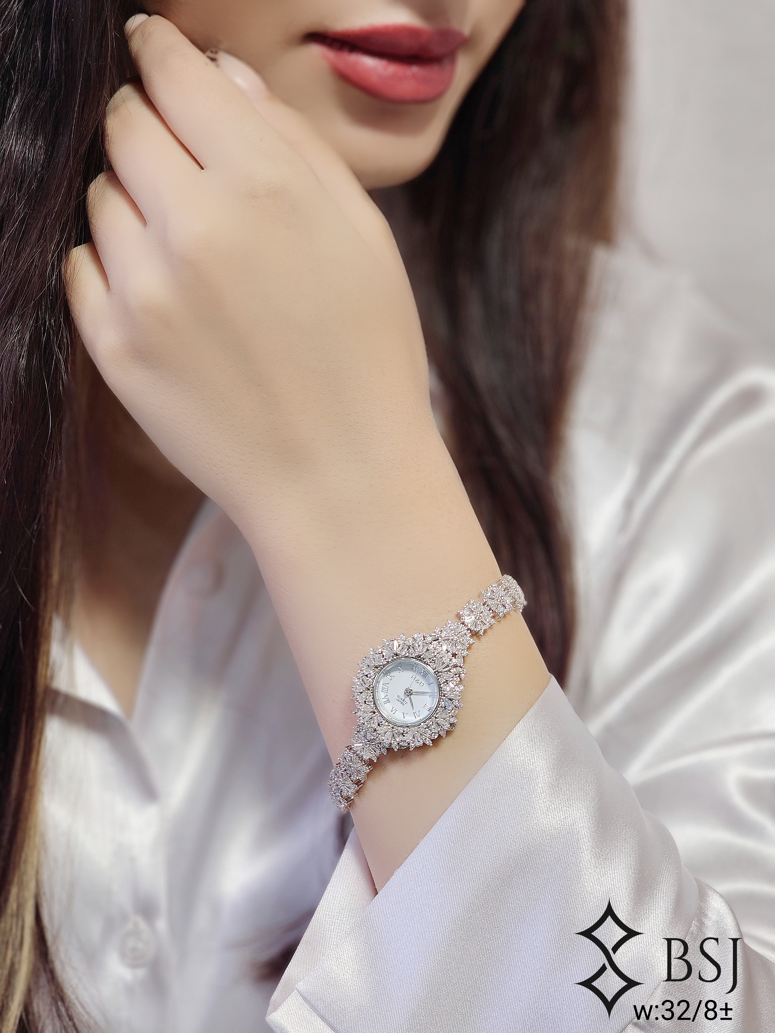 خرید ساعت نقره GS102 | نگین برلیان و باگت | موتور خارجی بادوام