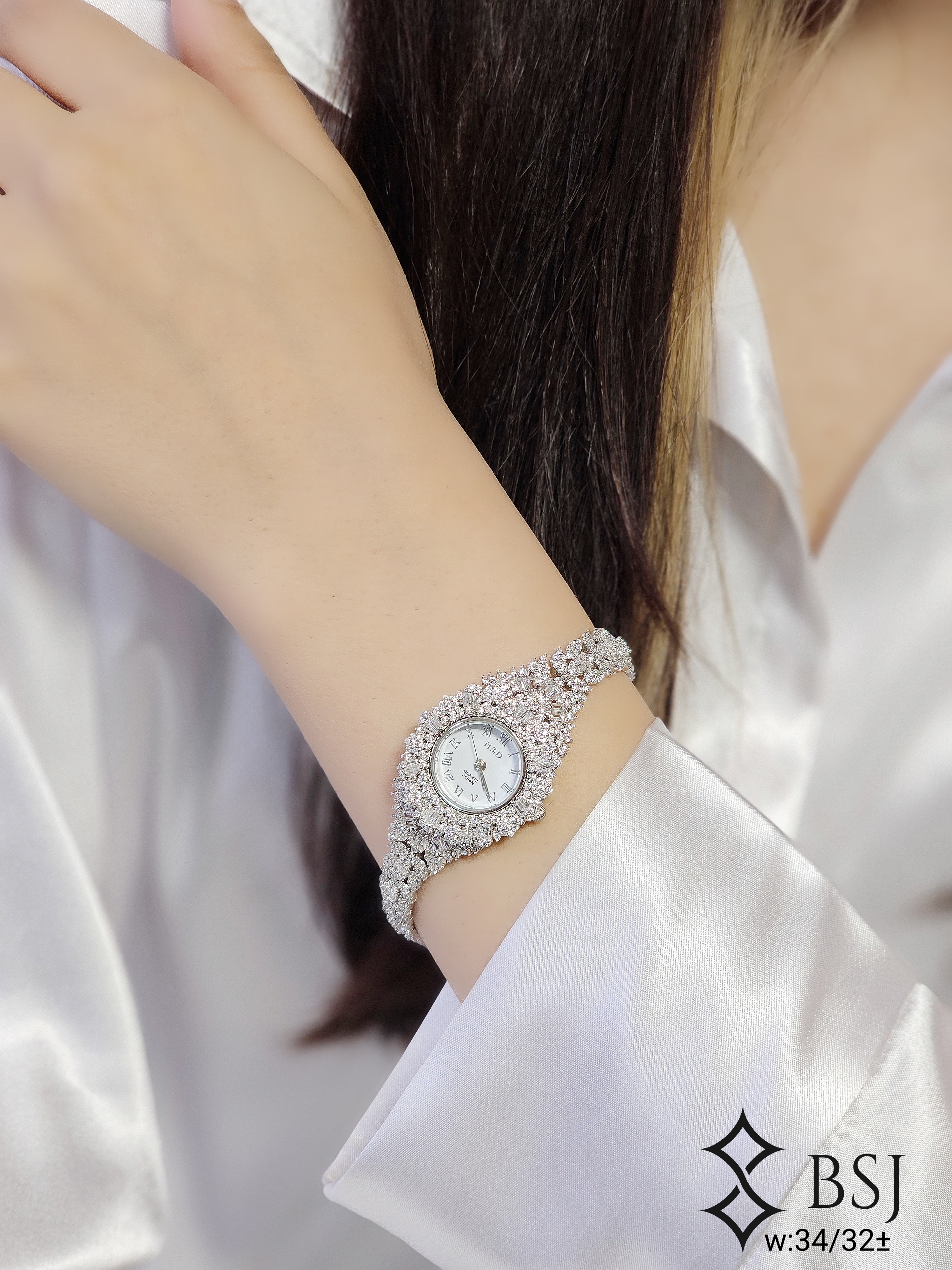 ساعت نقره مچی GS105 نقره ونوس با نگین‌های برلیان و باگت – مدل لوکس و مدرن زنانه